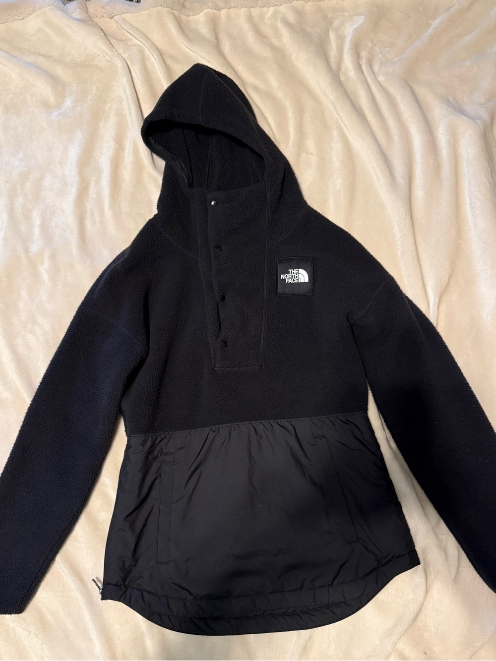 The North Face Black Women's Hooded Fleece Pullover